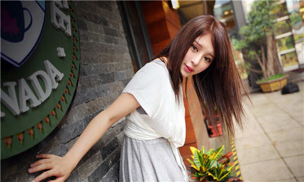 果洛想找一个女性生孩子给报酬-｛找个女人生孩子多少钱｝